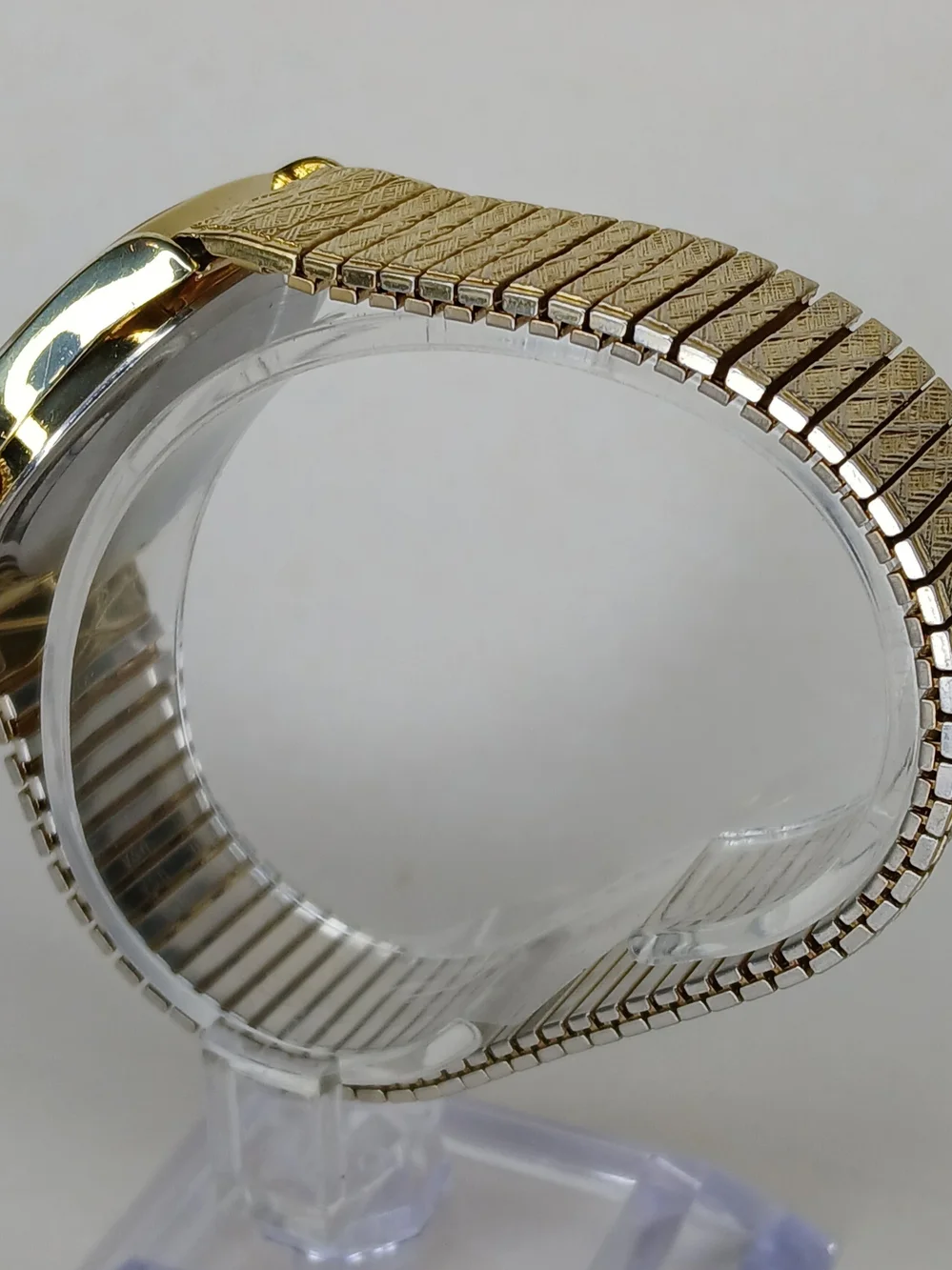 Vintage Helbros Men Quartz Watch Gold Tone Stretch Band Silver Dial New Battery